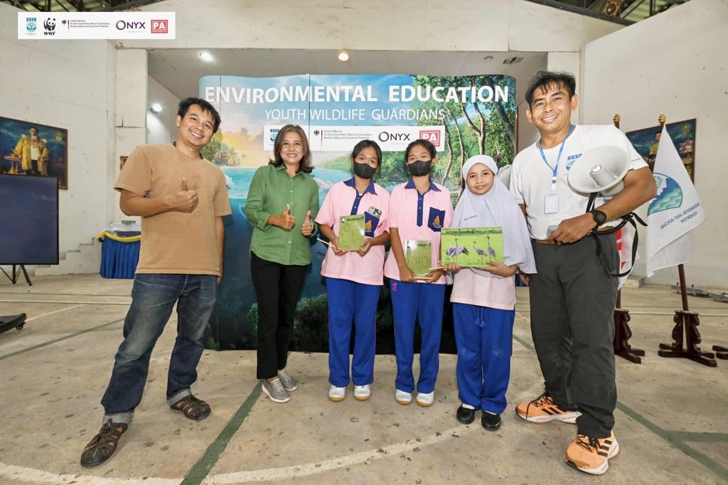Youth Wildlife Guardians: Combating Environmental Challenges